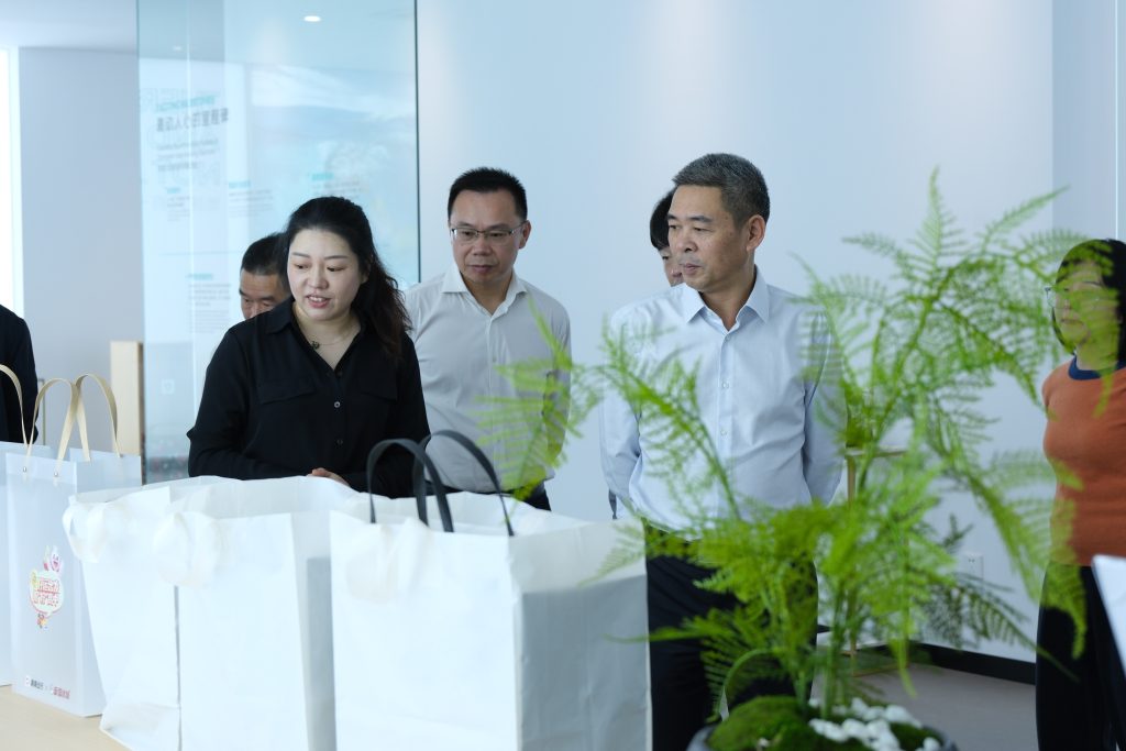 為知識產(chǎn)權(quán)培育保駕護航——市人大主任應(yīng)希克一行調(diào)研浙江正威機械有限公司